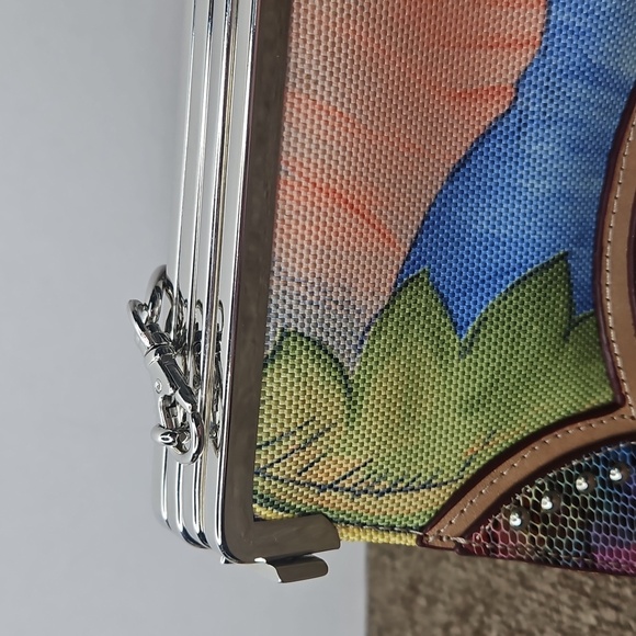 Tallula Tate 3 in 1 Floral Colorful Bag Clutch Kisslock Silver Hardware - Picture 4 of 10